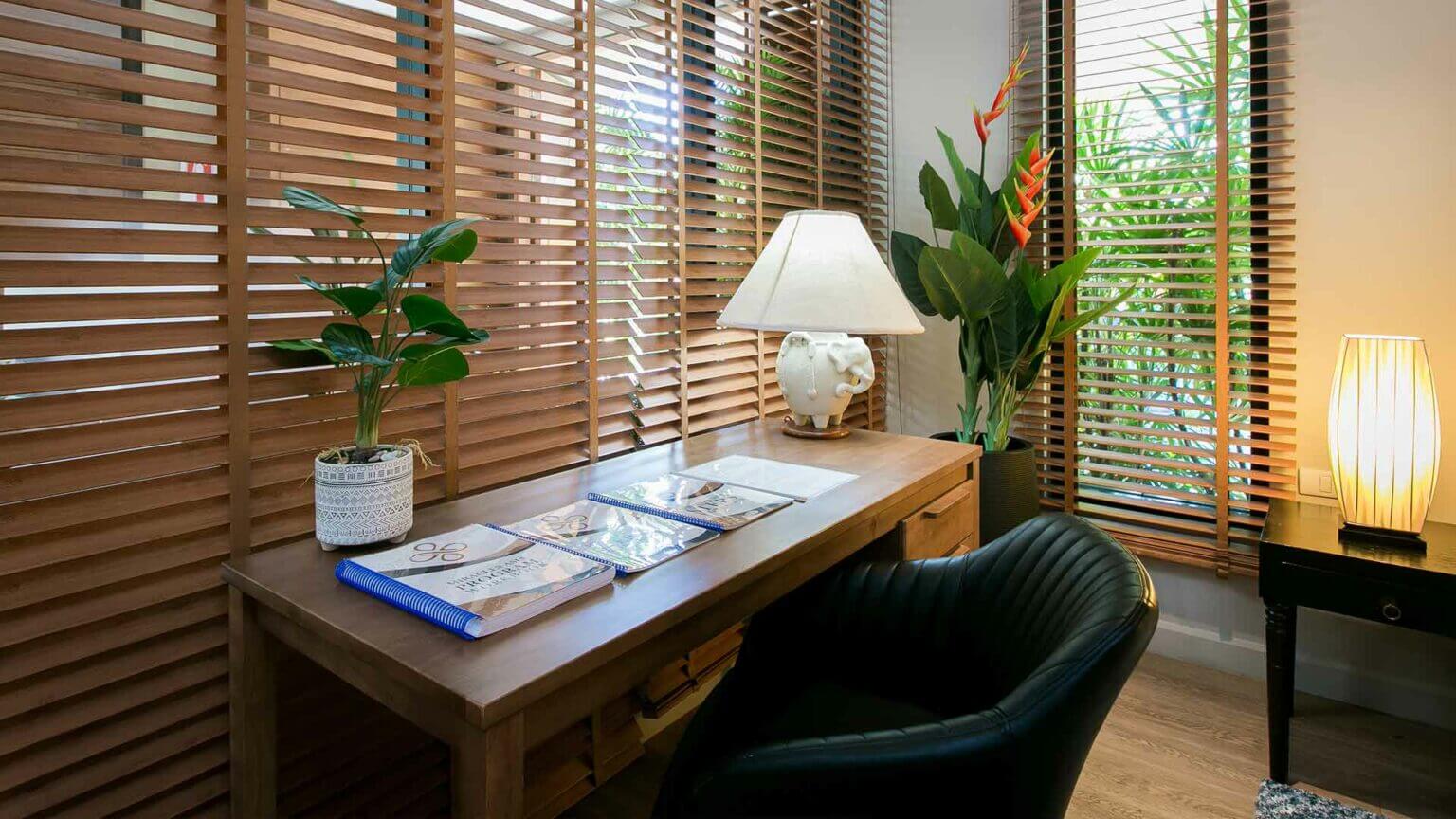 Our rooms - desk
