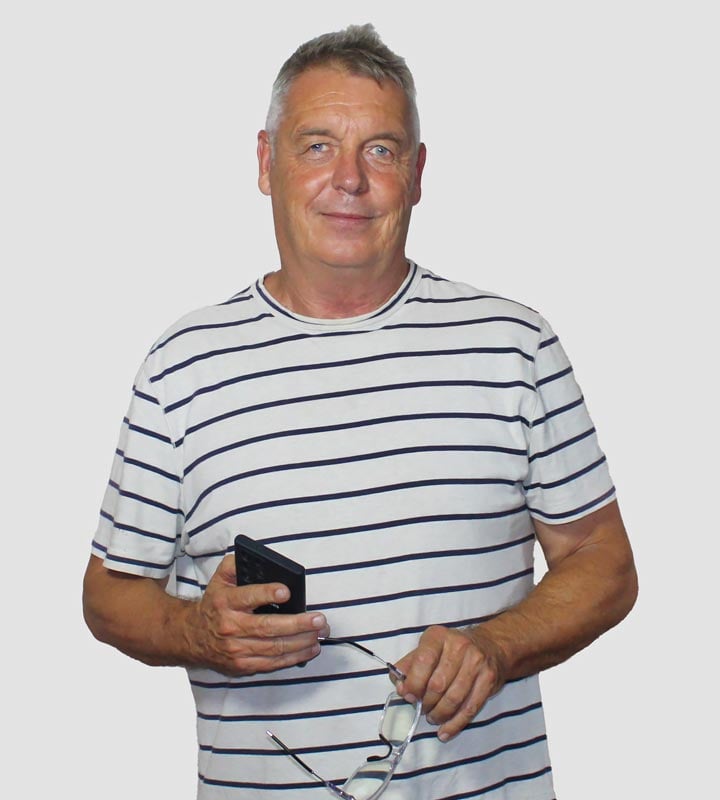 John Munro, verkoopdirecteur