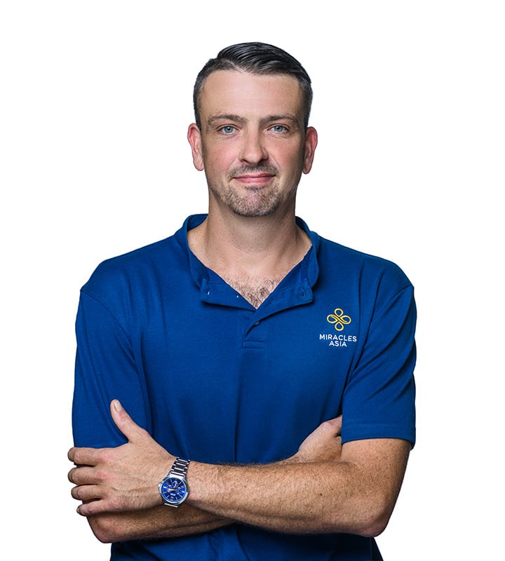 Marcus Scheurer is de Operations Manager bij Miracles Asia in Phuket, Thailand.